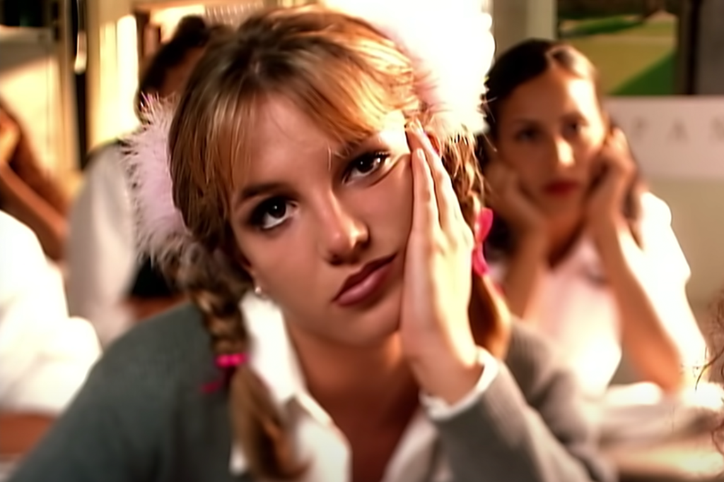 Бритни спирс ван мо тайм. Бритни Спирс бейби Ван МО тайм. Britney Spears Baby one more time. Бритни Спирс бейби Ван МО тайм фото. Бритни бэби оне МО тайм.