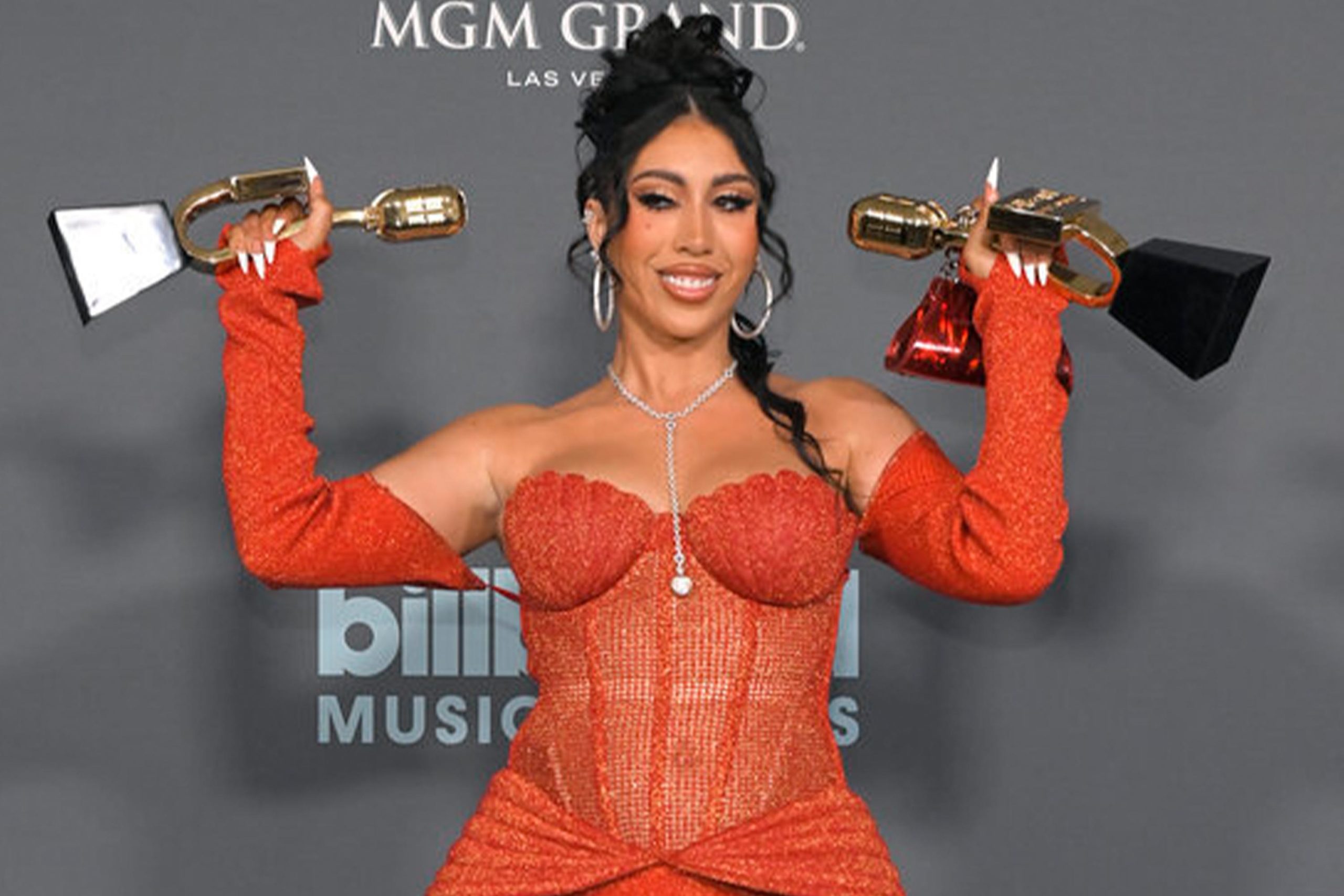 Social Media Reacts to Kali Uchis’ New Album! AfterBuzz TV